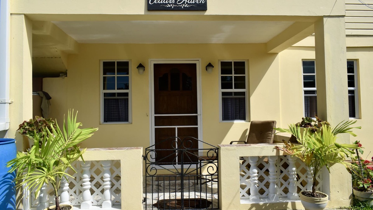 St. Patrick Apartment | Cedars Haven Holiday Apt.