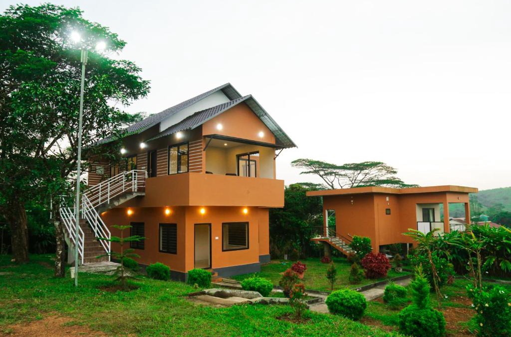 Elappara Hotel | CeeCee Grand