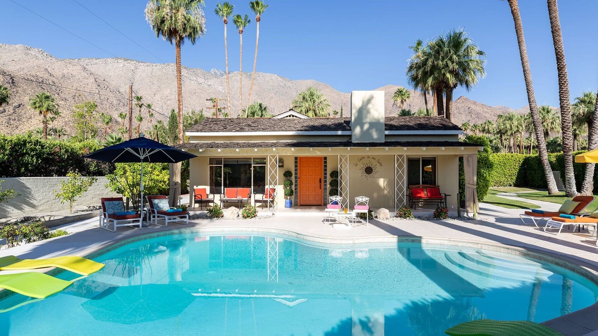Old Las Palmas House | Celebrity Hideaway - Heart-Shaped Swimming Pool with views! In Old Las Palmas Neighborhood! Private! Walk To Downtown!