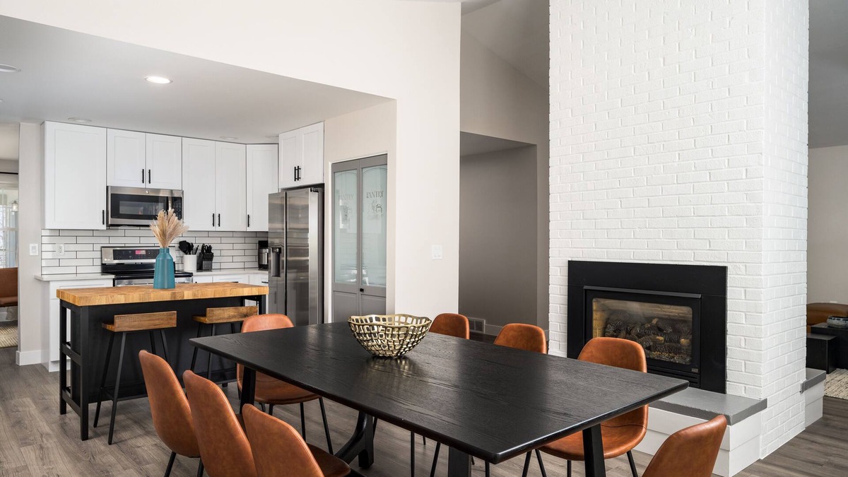 Englewood House | Centennial,NEW AC,Great Family&Group, 2EnsuiteBR, FastWiFi, Arcade,Games,FirePit