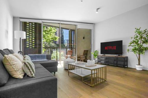 Sydney Central Business District Apartment | Center of Sydney 2 Bedroom Apartment with Balcony
