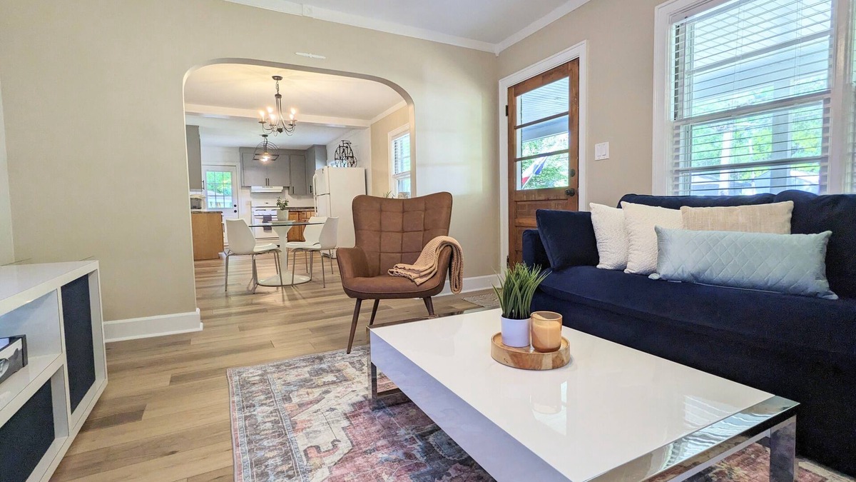 Wilmington House | Center of Wilmington-Zen on 42nd-fully fenced yard-Pets ok