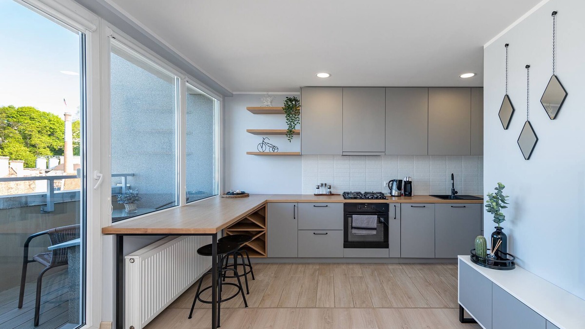 Liberty Avenue Apartment | Central 2 BD Apartment by Hostlovers