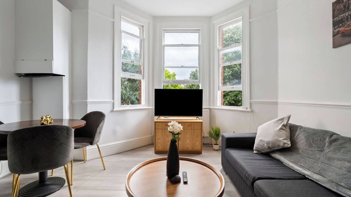 Ferndale Apartment | Central 2 bed London Apartment