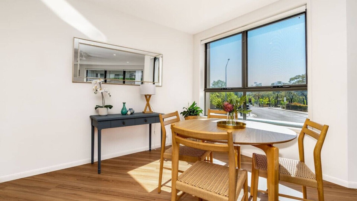 Greenway Apartment | Central 2BR | Stylish Apt located in Greenway