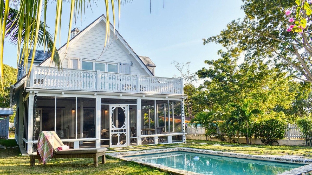Governor's Harbour House | Central 3 bed house with pool & enclosed garden