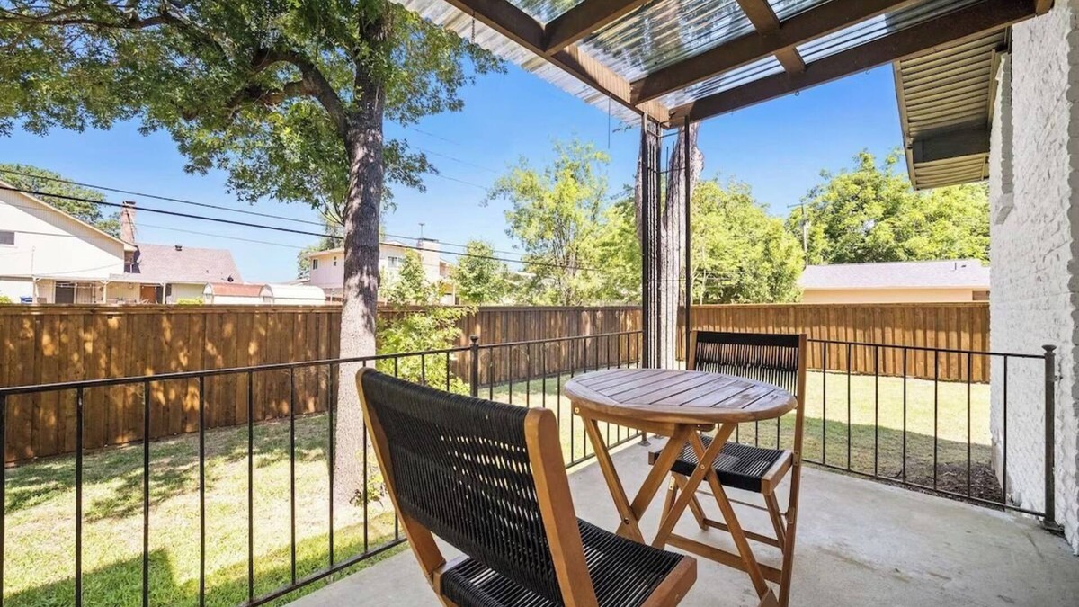 Park Central House | Central 4bd home, hwy access, close 2 everything