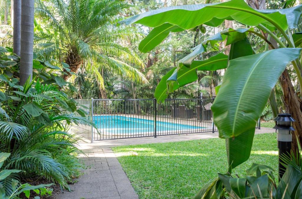 Potts Point Apartment | Central and Secluded - Potts Point Paradise with Pool