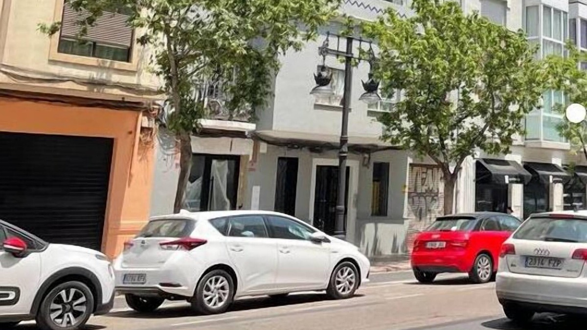 Arrancapins Apartment | Central apartment + plaza españa + north station valencia