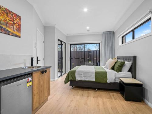 Beechworth Apartment | Central brand new studio