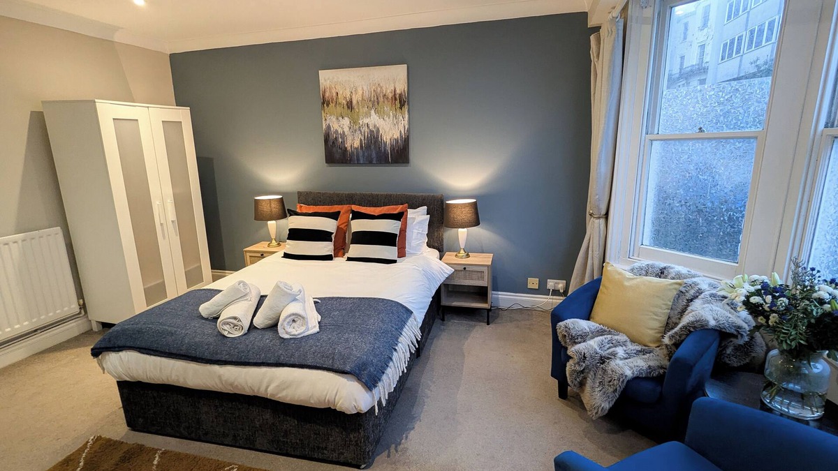 Brighton Apartment | Central Brighton Stunning 3 Bed With Garden, Sleep 8