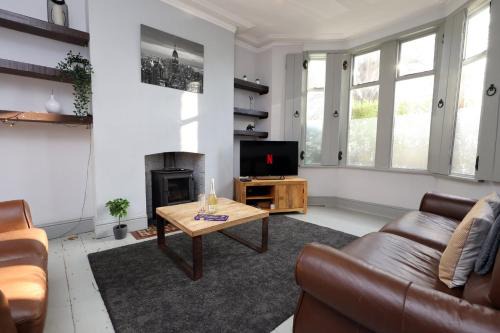 Grangetown Apartment | Central Cardiff Victorian Town House Free parking
