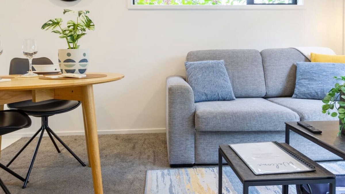 Christchurch City Centre House | Central City-Urban Oasis 1 bed 1 bath w/sofa bed