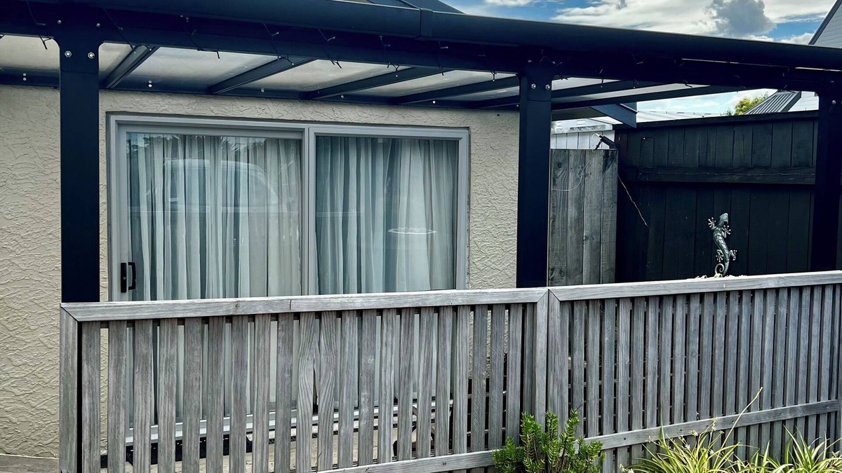 Greerton Apartment | Central Cozy Self-contained Space