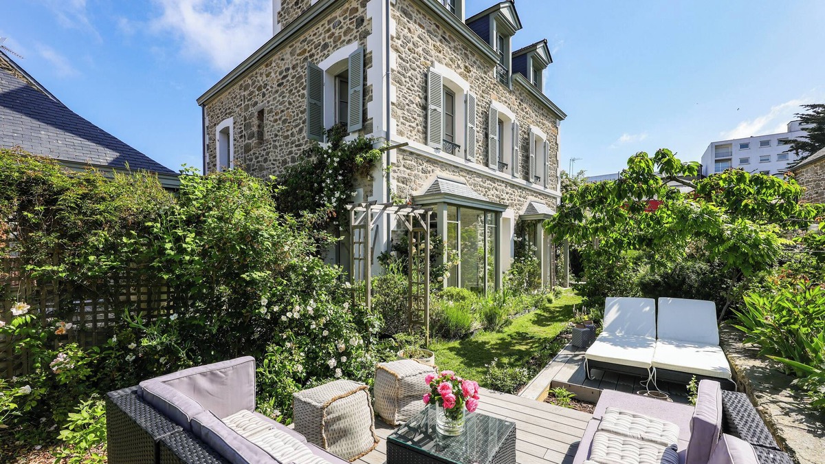 Dinard Villa | Central Cozy Stone-Villa: 4BR/10p, Spa & AGA