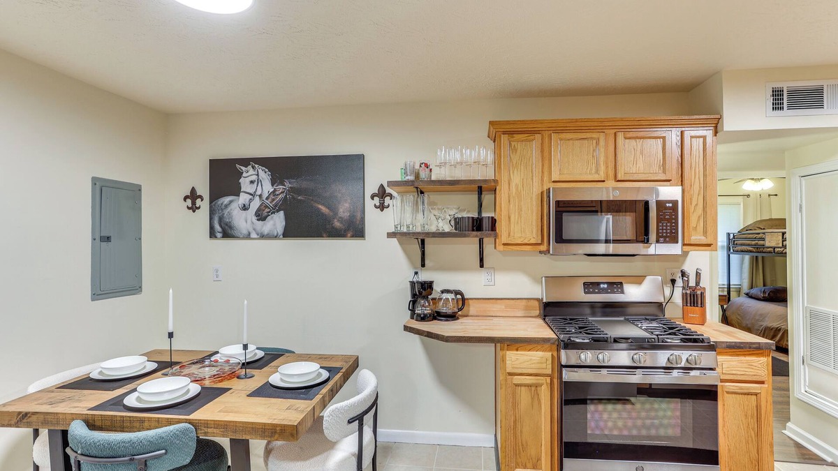 Buechel House | Central & Dog-Friendly Home in Louisville w/Yard!