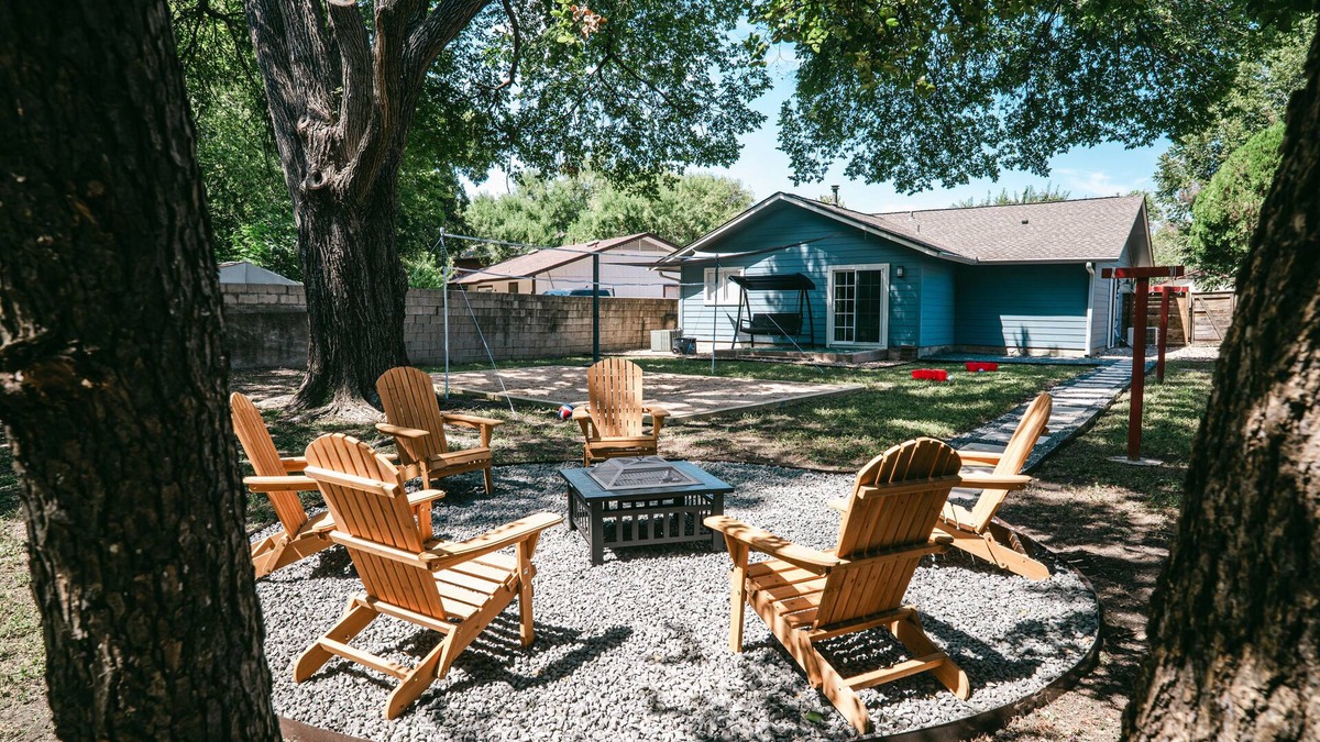 East MLK House | Central East Austin Fun Home with Sand Court + Games