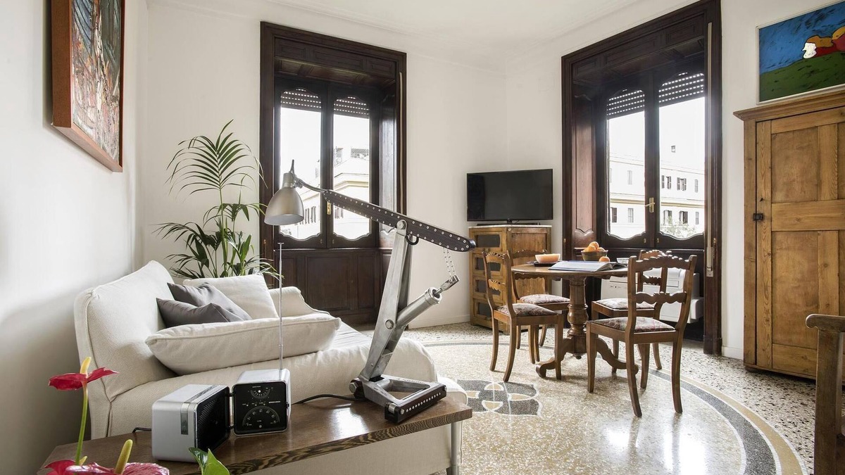 Flaminio House | Central, elegant apartment fully furnished in a stately building.