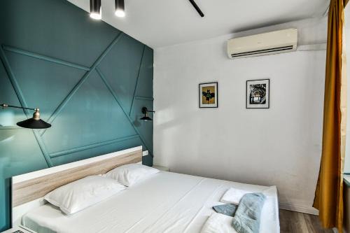 Odesos Apartment | Central Flats with parking
