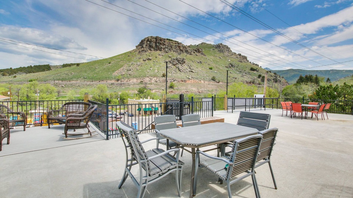 Lava Hot Springs Apartment | Central Lava Hot Springs Studio w/Deck & Views!