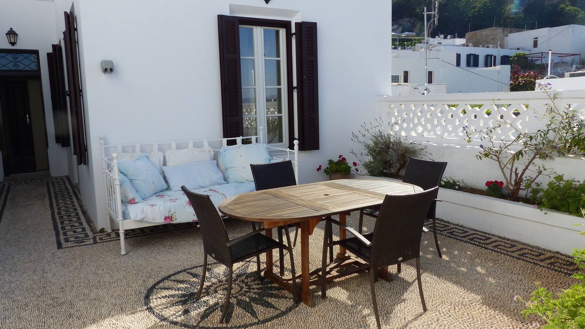 Lindos Villa | Central Lindos village house.20% OFF IN JUNE ON BOOKINGS OF 7+ DAYS. CONTACT ME!