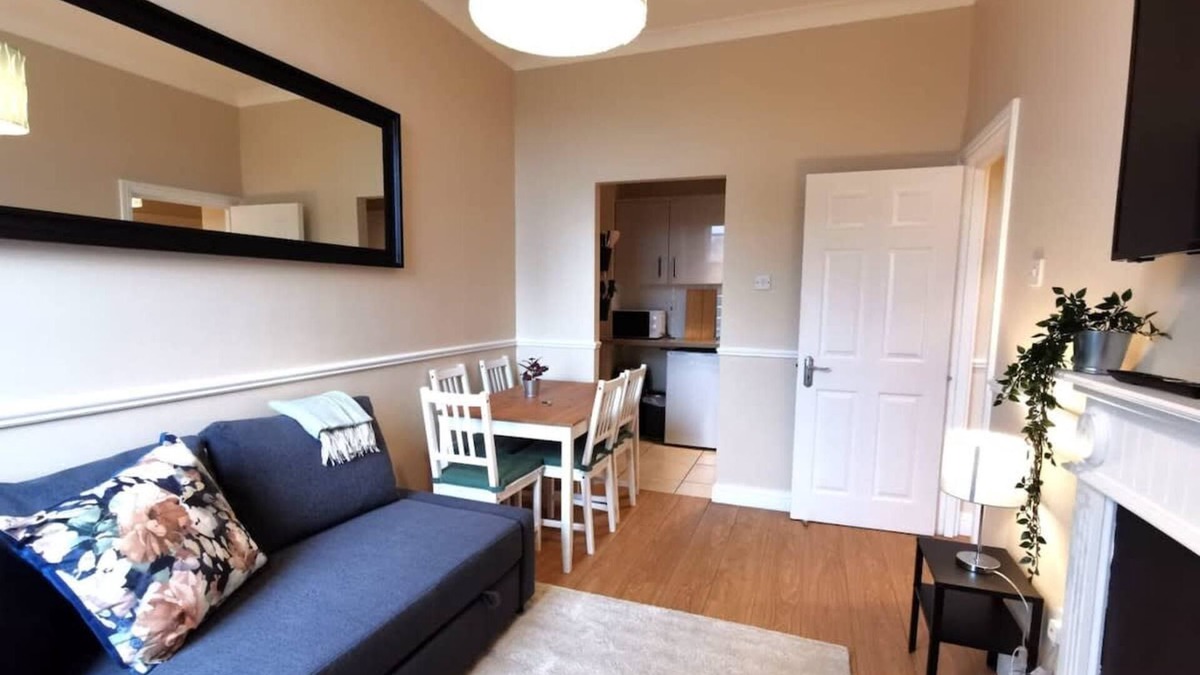 City Centre Dublin Apartment | CENTRAL LOCATION 2 BED APT Fast WIFI & TV&KITCHEN