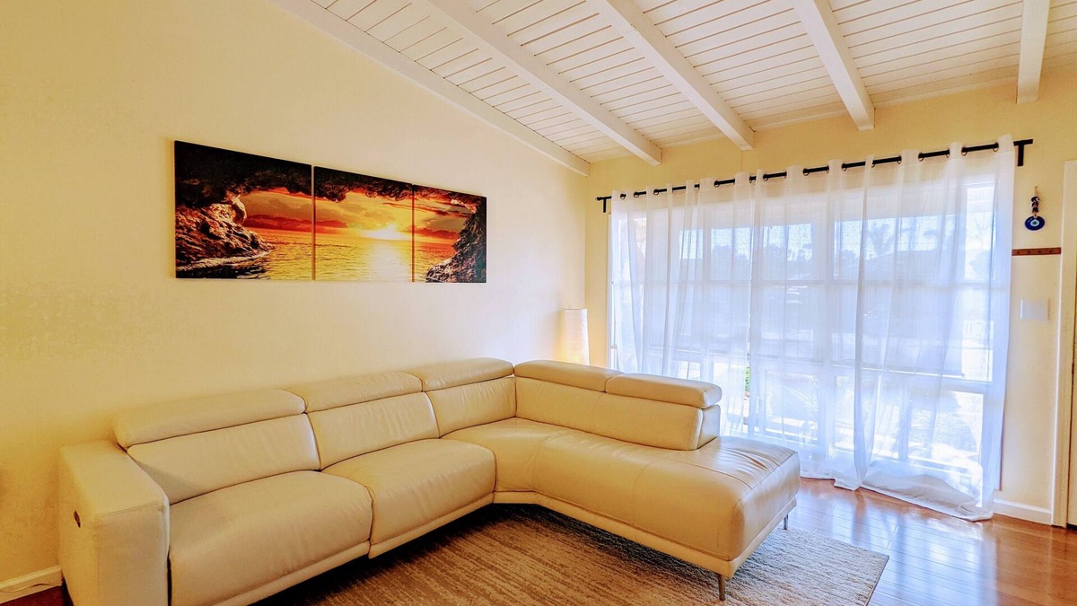 Serra Mesa House | Central location - 3br/2ba. Stay weekly. Clean, safe, quiet.
