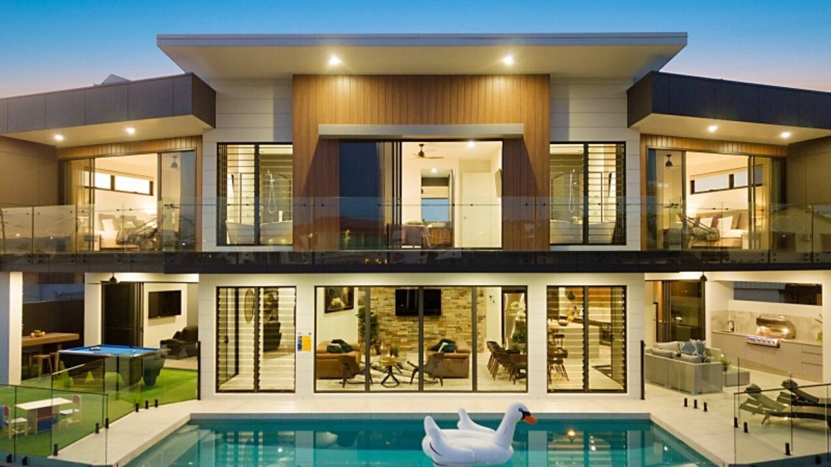 Broadbeach Waters House | CENTRAL LOCATION FOR LUXURY VACATION