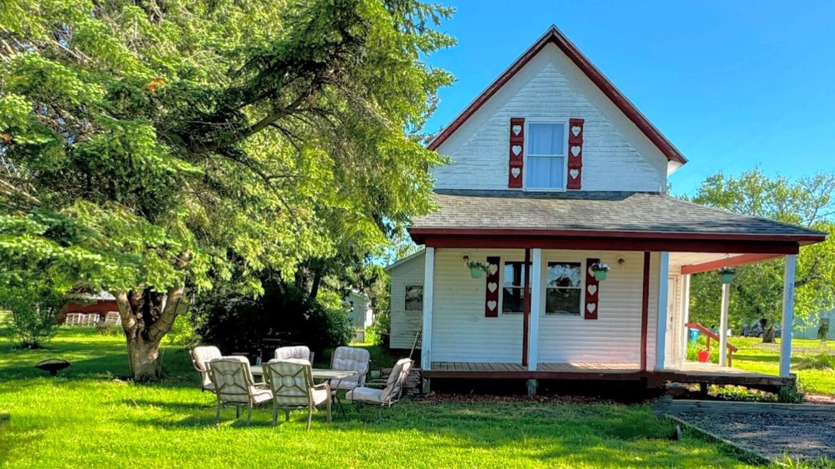 Omer Ski Chalet | Central Location for fishing, hunting, & more in MI’s Smallest City!