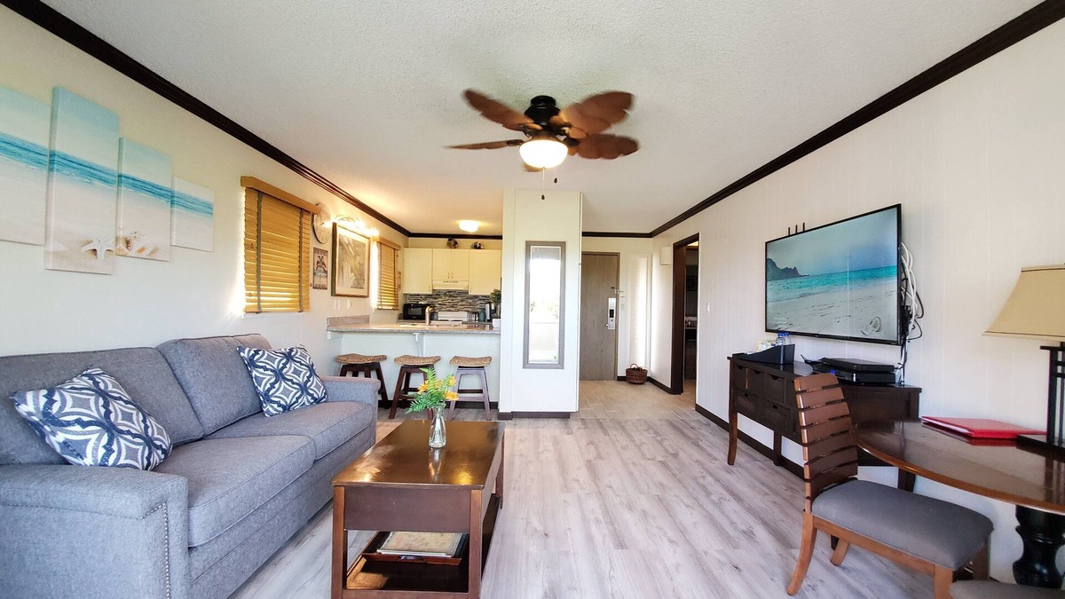 Wailua Resort | Central location, Steps to the Beach, & Convenience Shops, restaurants.