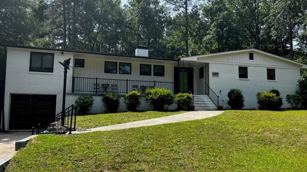 West Southern Pines House | Central LocationI Two Master King Suites I Games I 3 King bedrooms