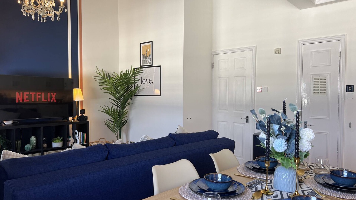 Pimlico Apartment | Central London Flat - Next to Victoria, Buckingham palace, with views of Big Ben