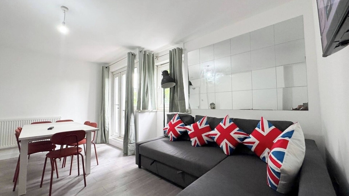 Whitechapel Apartment | Central London Flat – Bright, Modern 2-Bed Apartment.