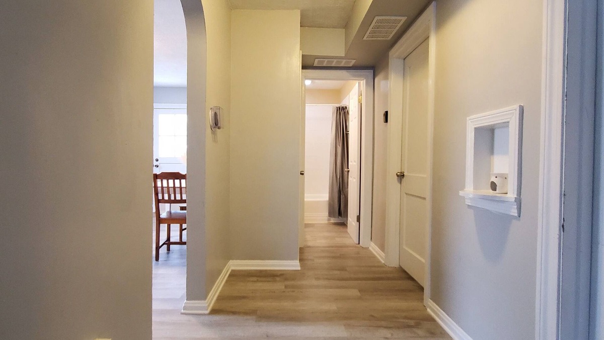 Southside House | Central Louisville Gem – King Size Bed