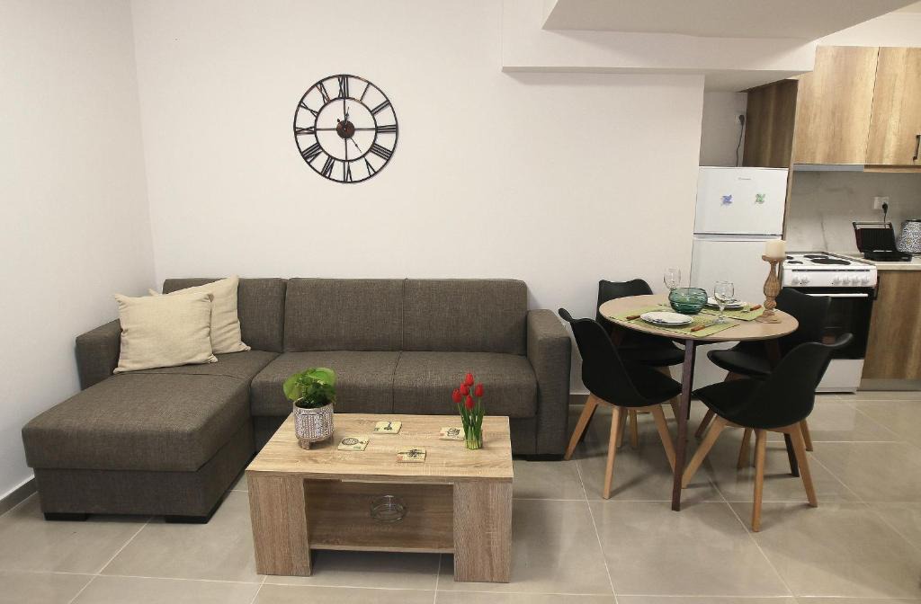 Chios Apartment | Central Luxury Flat 2
