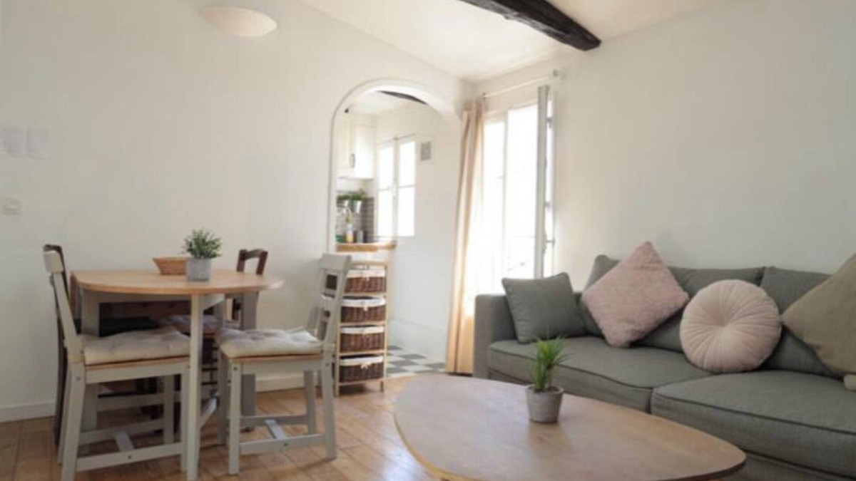11th Arrondissement Apartment | Central Paris flat w/charm Bastille/Marais. Max 5-6 pers 2 min to metro & market