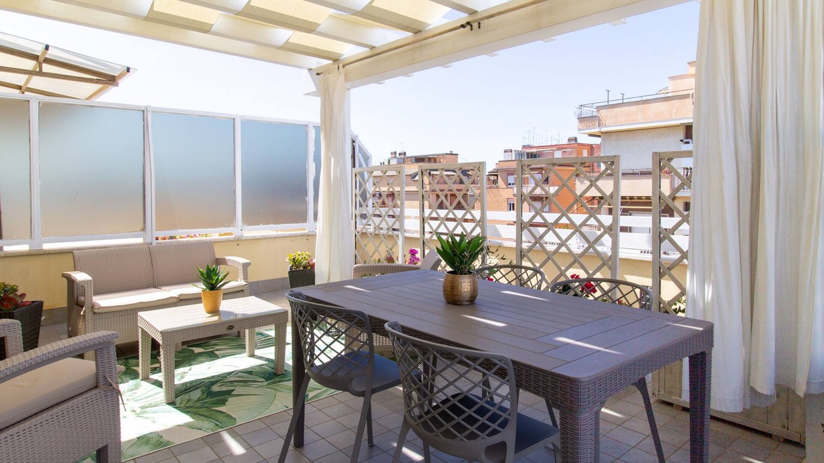 Torvaianica House | Central penthouse overlooking the sea