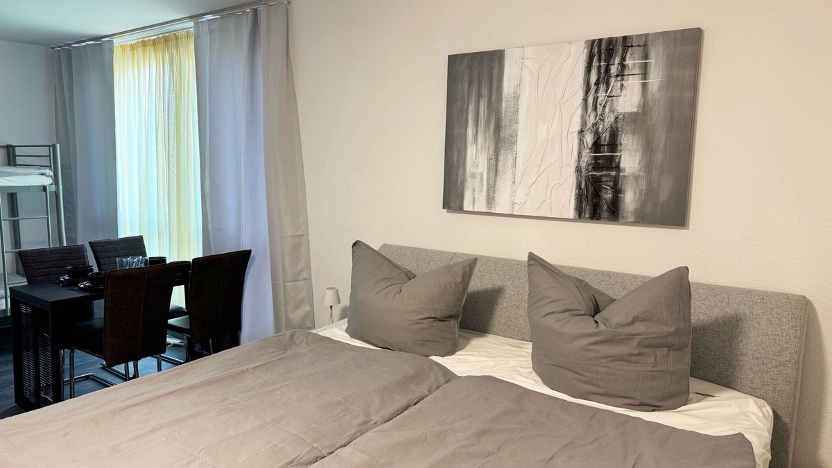 Pforzheim Apartment | Central Penthouse Suite with Goldstadt view