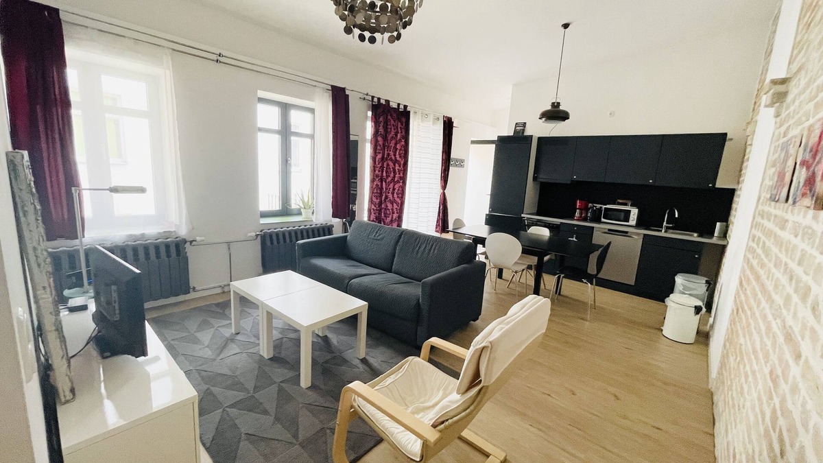Weissensee Apartment | Central, quiet apartment on the top floor in Berlin
