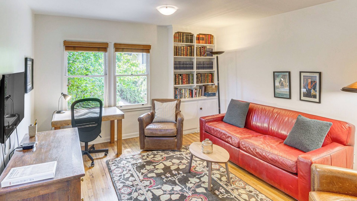 South Pasadena Apartment | Central South Pasadena Apt, 3 Mi to Rose Bowl