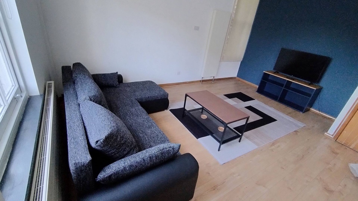 Reading Apartment | Central Spacious apartment located in the heart of it all!