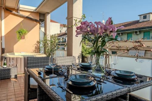 NoLo Apartment | Central Station-Duomo - 3 Bedrooms With Jacuzzi