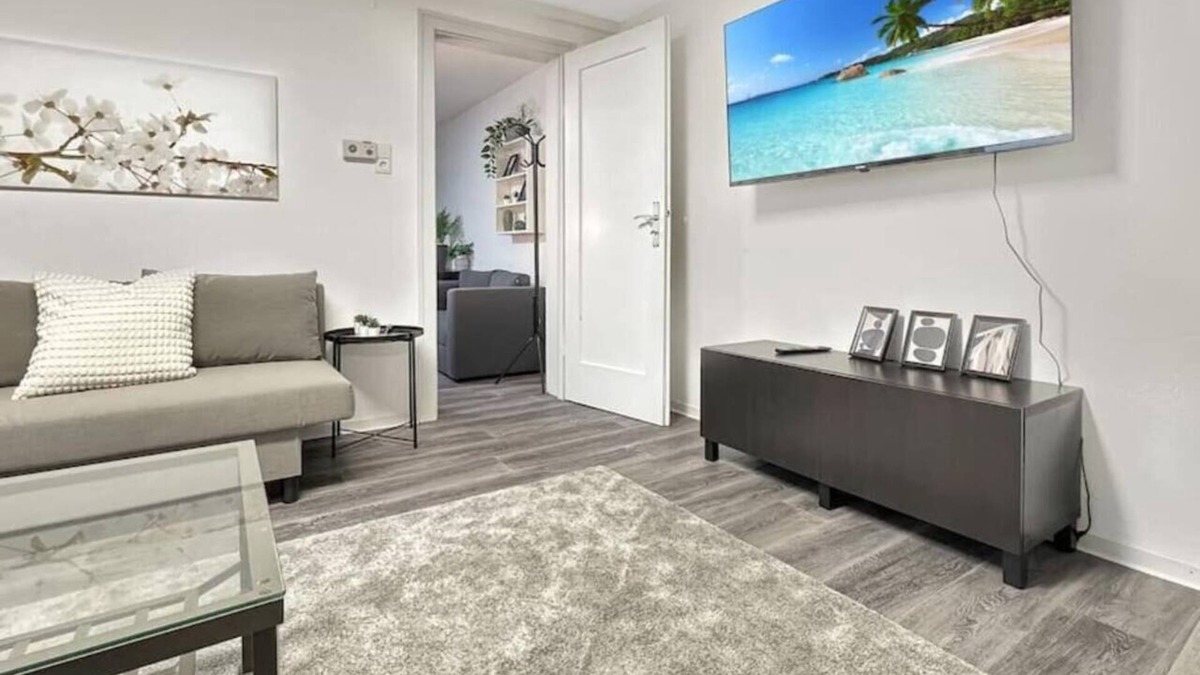 Diemershalde Apartment | Central Stuttgart Apt - Sleeps 8