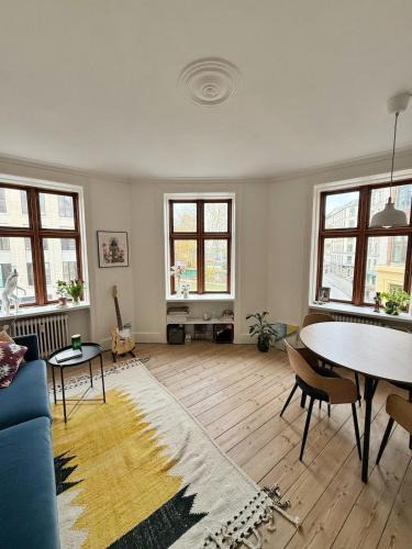 København V Apartment | Central & Stylish 3-person Apt I 5 Min to Metro