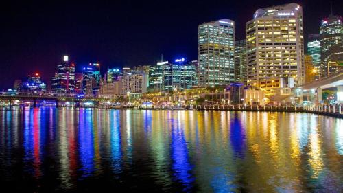 Chippendale Apartment | Central Sydney 1BR unit with Pool Gym Parking!