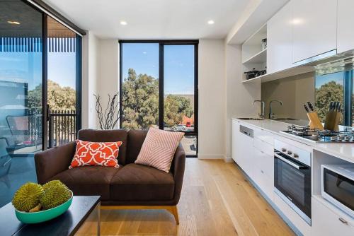 Brunswick Apartment | Central Sydney Rd Brunswick Train Tram Parking Wifi