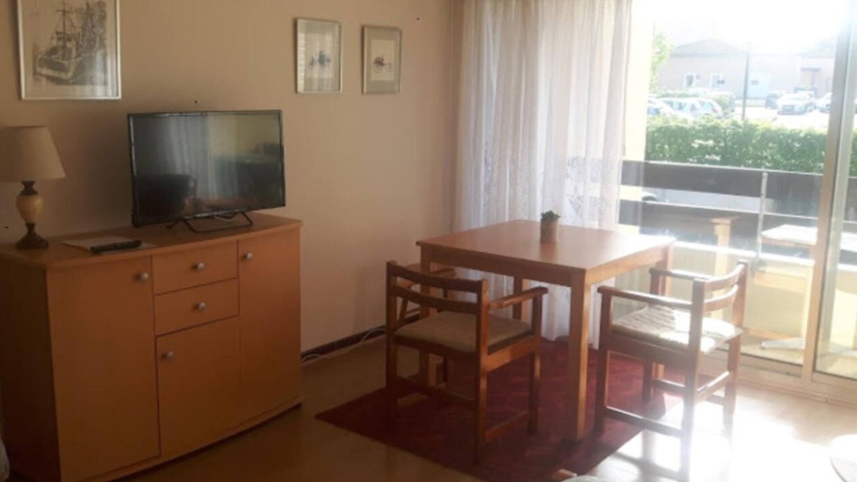 Saint-Paul-les-Dax Condo | Central T1 apartment for cures and short stays - Private paking