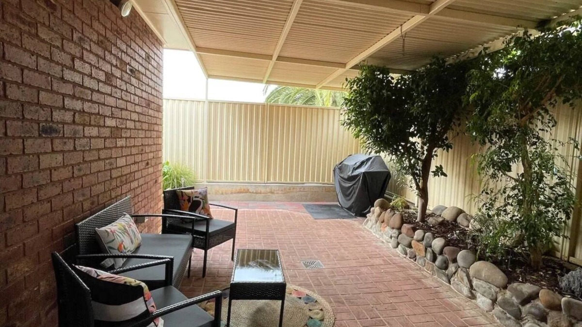 Swan Hill House | Central Town house 180mtrs to the main street