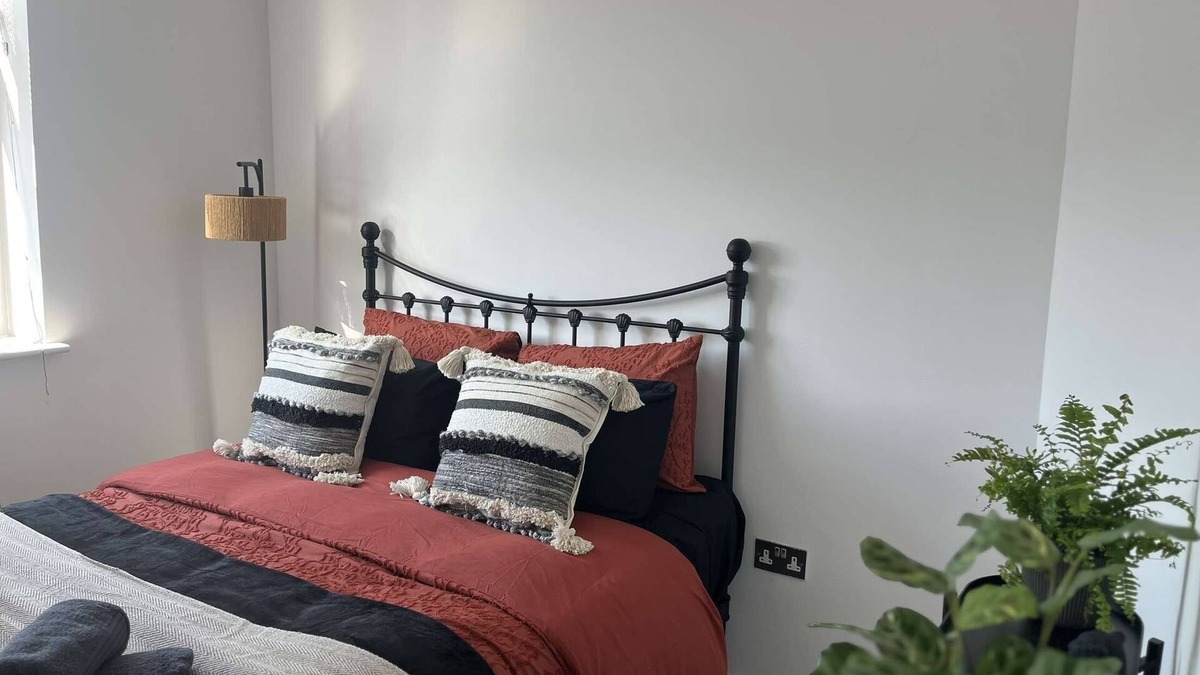 Leicester City Centre Apartment | Central Tranquil Deluxe Urban Retreat