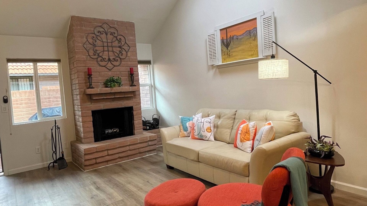 Tucson House | Central Tucson 2 bedroom pet-friendly Townhouse with Pooln